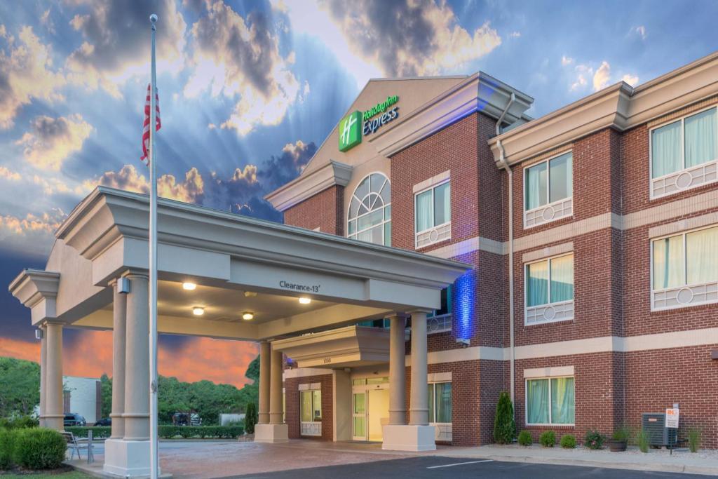 Holiday Inn Express Hotel & Suites Frankfort an IHG Hotel Main image 1